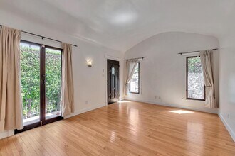 7262 Willoughby Ave in Los Angeles, CA - Building Photo - Building Photo