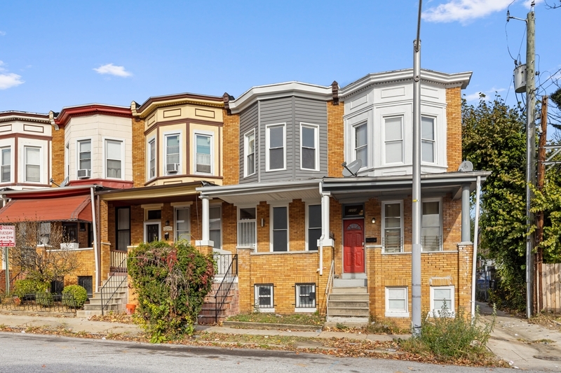 2202 Clifton Ave in Baltimore, MD - Building Photo