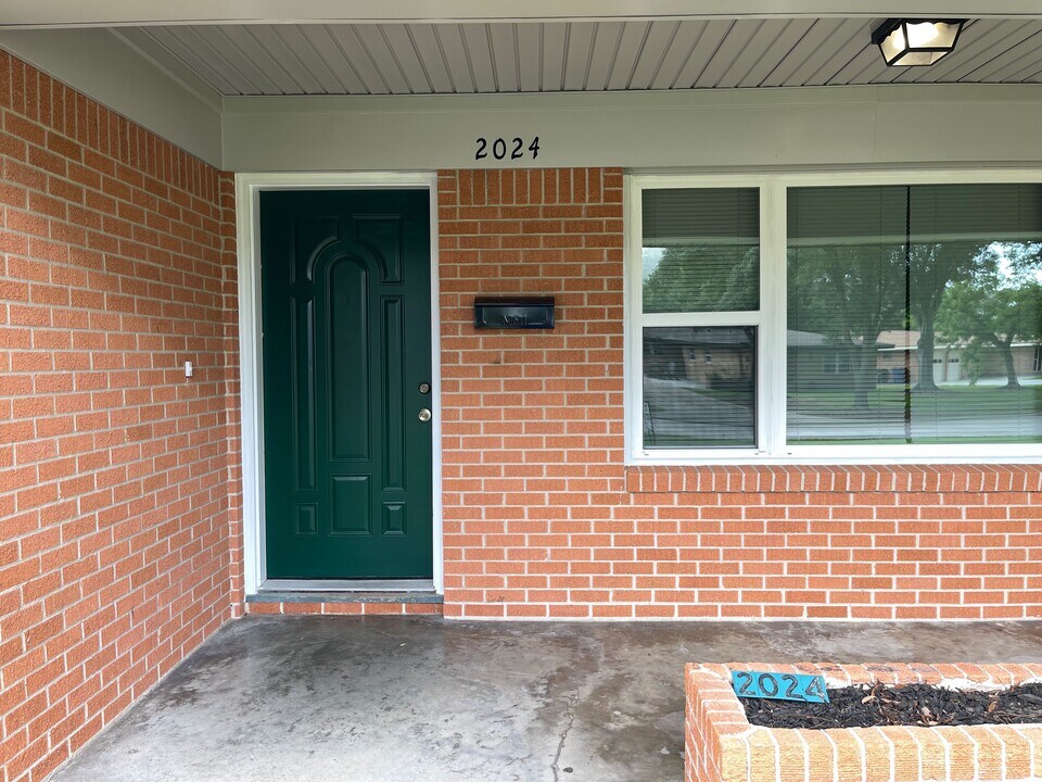 2024 1st St N in Texas City, TX - Building Photo
