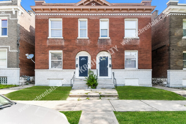 521-523-523 Fassen St photo'