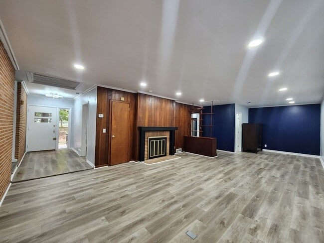 4021 Sheldon Dr NE in Atlanta, GA - Building Photo - Building Photo