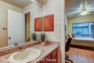 806 W 24th St-Unit -Unit 308 in Austin, TX - Foto de edificio - Building Photo