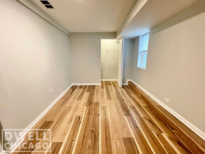 2731 W Saint Georges Ct, Unit #1 in Chicago, IL - Foto de edificio - Building Photo