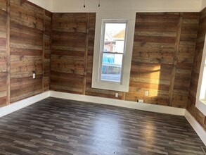 921 W Division St in Springfield, MO - Building Photo - Building Photo