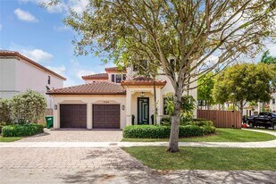 15294 SW 173rd St in Miami, FL - Building Photo