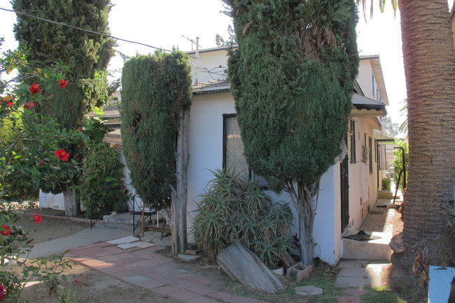 5636 Elmer Ave in North Hollywood, CA - Foto de edificio - Building Photo