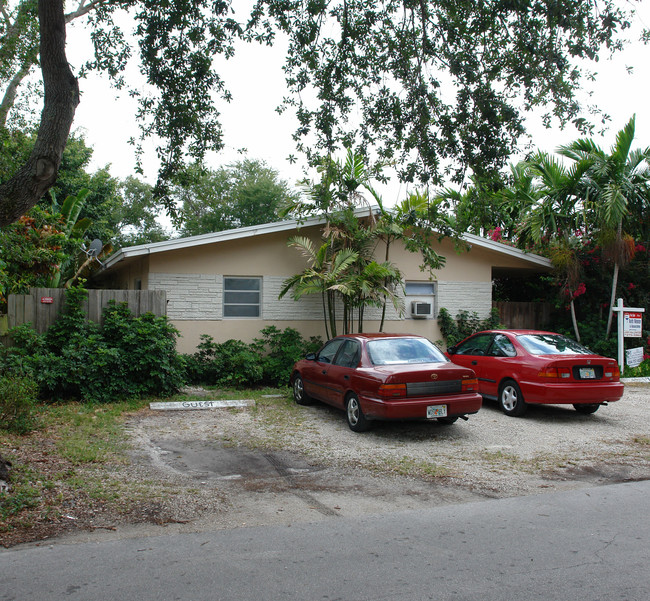 547-551 SW 14th Ave in Fort Lauderdale, FL - Building Photo - Building Photo