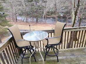 220 Main St, Unit 4-L in New Hartford, CT - Building Photo - Building Photo