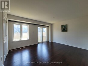 90 Nutting Crescent in Ottawa, ON - Building Photo - Building Photo