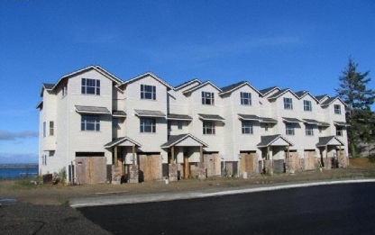 Water Front Townhomes in Coos Bay, OR - Foto de edificio