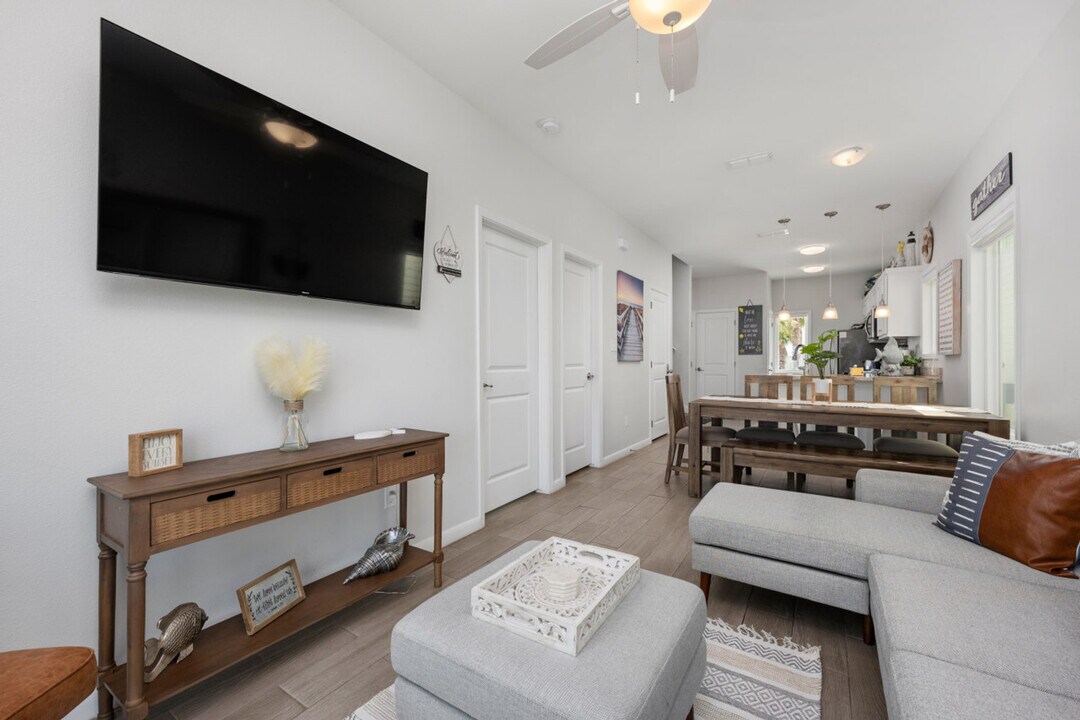 106 Las Joyas Blvd in Port Isabel, TX - Building Photo