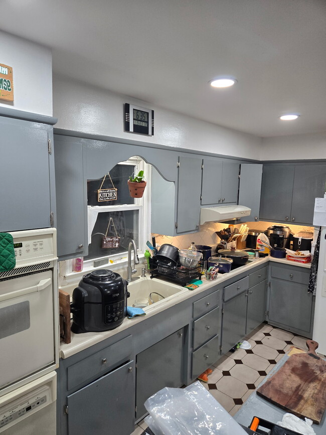 38 6th St, Unit Private Home