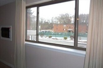 71 Nicholas Rd in Framingham, MA - Building Photo - Building Photo