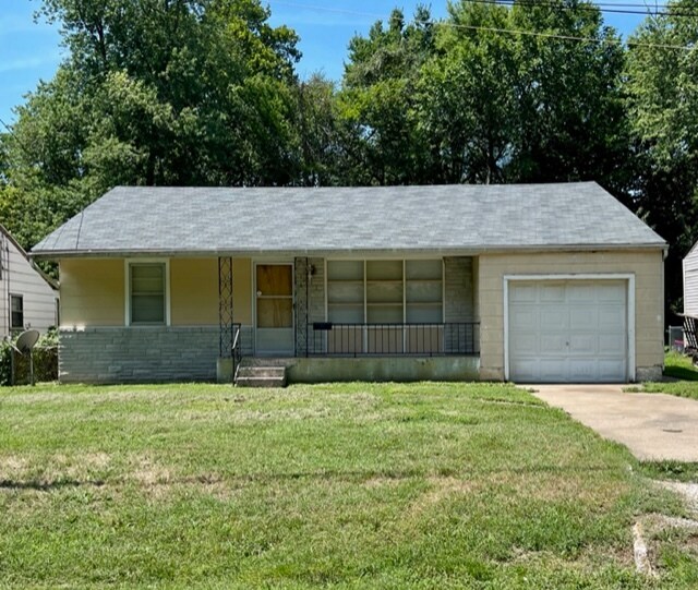 1537 N Kentwood Ave in Springfield, MO - Building Photo