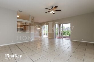 7324 Linden Ln in Sarasota, FL - Building Photo - Building Photo