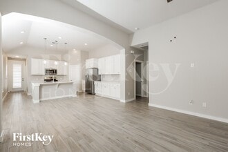 235 Aster View Ct in Montgomery, TX - Foto de edificio - Building Photo