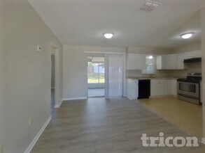 1106 Windsor Hill Way in Tarpon Springs, FL - Building Photo - Building Photo