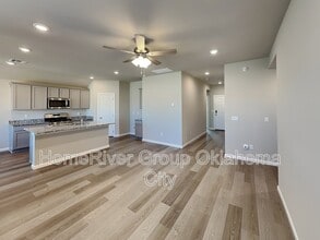 10413 SW 41st Pl in Oklahoma City, OK - Foto de edificio - Building Photo