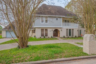 4015 Black Locust Dr in Houston, TX - Building Photo