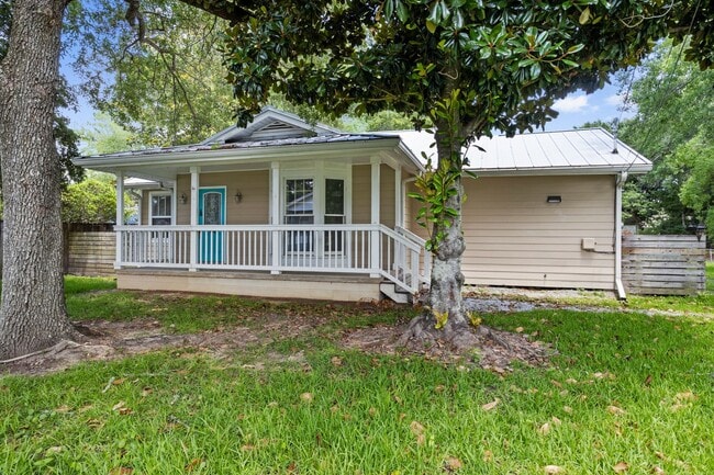 710 Pershing Ave in Ocean Springs, MS - Building Photo - Building Photo
