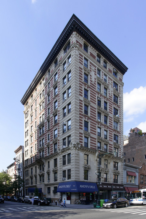 Warwick Arms in New York, NY - Building Photo