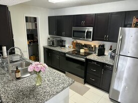 10360 SW 150th Ct in Miami, FL - Building Photo