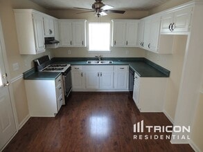 99 Floresta Dr in Mcdonough, GA - Building Photo - Building Photo