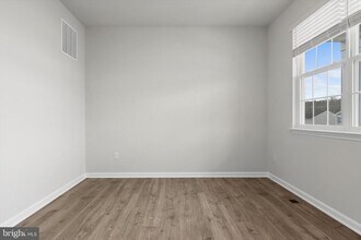 3210 White Tail Dr in Locust Grove, VA - Building Photo - Building Photo