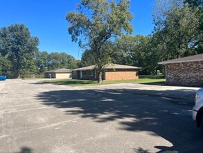 1203 W Centre St, Unit Canaan Place in Springfield, IL - Foto de edificio - Building Photo