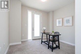 925 Sarnia Rd in London, ON - Building Photo - Building Photo