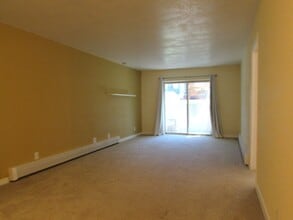 3150 Lakeside Dr, Unit 303 in Grand Junction, CO - Building Photo - Building Photo