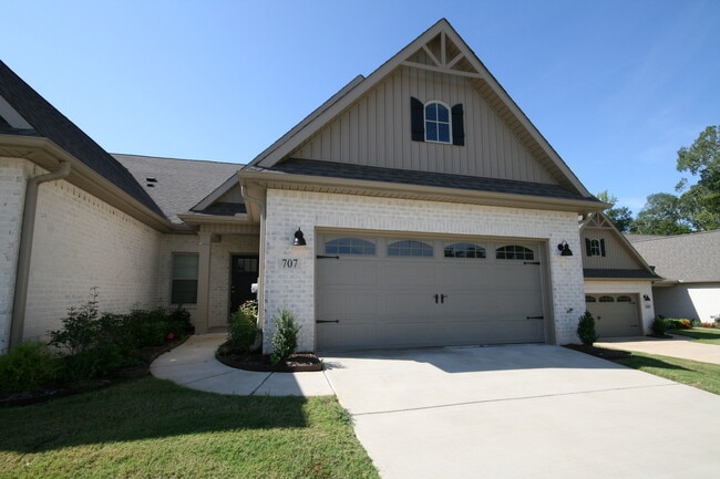 property at 707 Sluice Dr SW