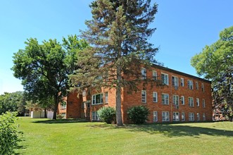 Gateway Trail Apartments in St. Paul, MN - Foto de edificio - Building Photo