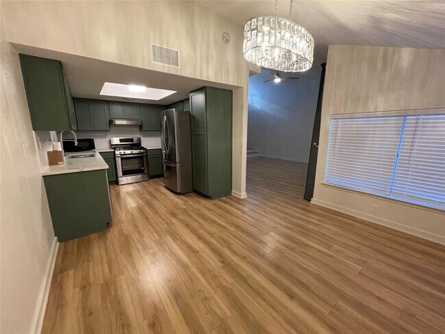 1044 Verbena Dr in Austin, TX - Building Photo - Building Photo