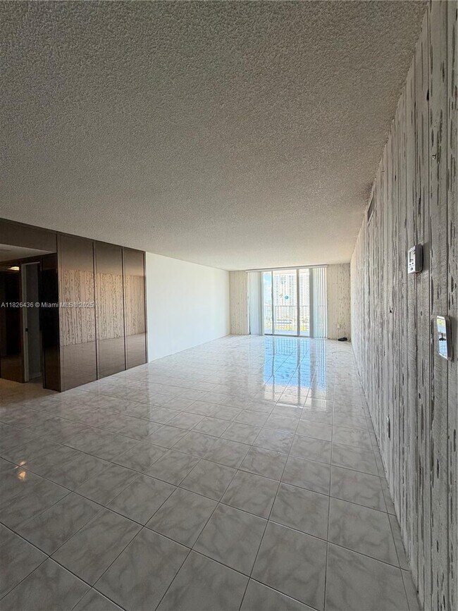 2851 NE 183rd St in Aventura, FL - Building Photo - Building Photo