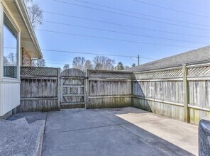 319 Albert St in Woodstock, ON - Building Photo - Building Photo