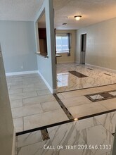 1525 Griffith Pl in Tracy, CA - Building Photo - Building Photo