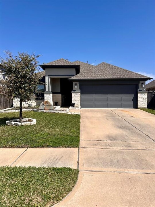 19218 Jenny Creek Ct in Tomball, TX - Building Photo