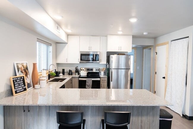 280 E Lorene St in Rexburg, ID - Foto de edificio - Building Photo