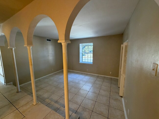 170 De Chantle Rd in San Antonio, TX - Foto de edificio - Building Photo