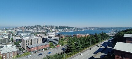 530 Melrose Ave E, Unit 403 in Seattle, WA - Building Photo - Building Photo