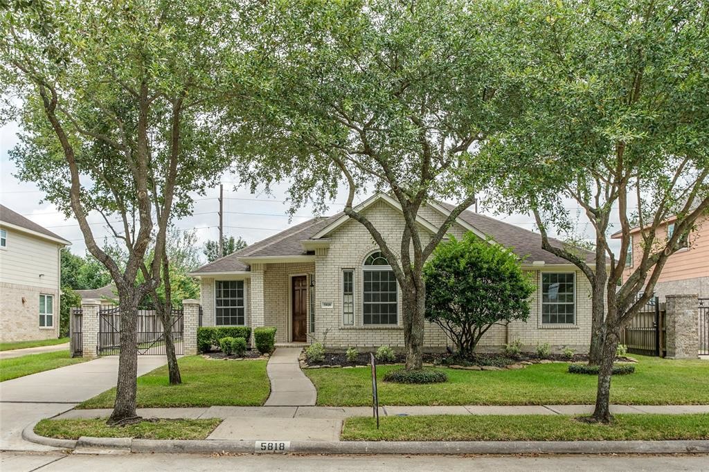 5818 Pebble Bank Ln in Houston, TX - Building Photo