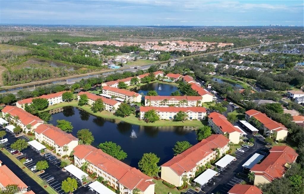 8275 Key Royal Cir in Naples, FL - Building Photo