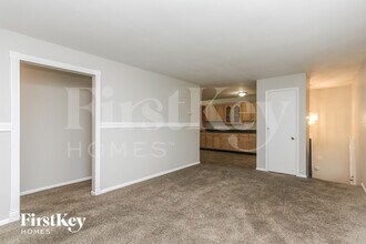 8634 Lighthorse Dr in Indianapolis, IN - Building Photo - Building Photo