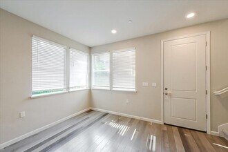 536 Clover Cir in Milpitas, CA - Building Photo - Building Photo