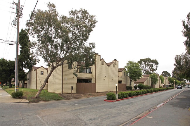 Heritage Gardens in Salinas, CA - Building Photo - Building Photo