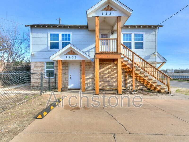 1233 N Grand Blvd in Oklahoma City, OK - Building Photo