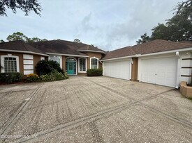 1700 Country Walk Dr in Orange Park, FL - Building Photo