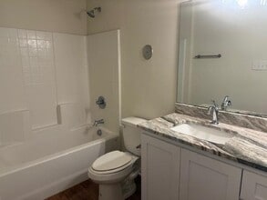 1509 Lakeview Dr in Lockhart, TX - Building Photo - Building Photo