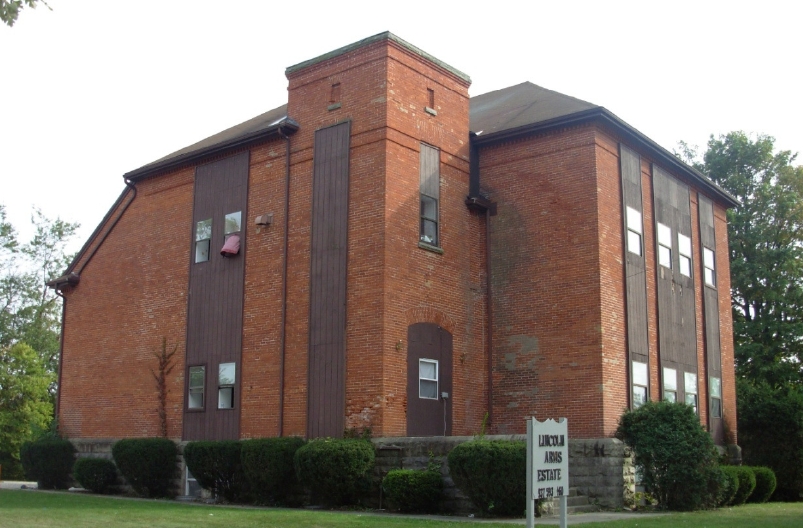 400 N West St in Bellefontaine, OH - Building Photo